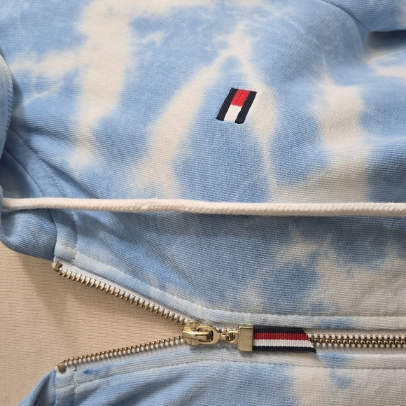 Tommy Hilfiger Blue and White Tie-Dye Hoodie/Size Med/NWOT - Picture 2 of 5